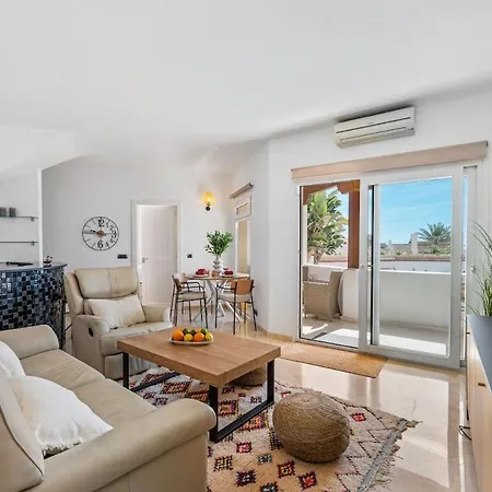 Puerto Cabopino Retreat | Sunny Terraces & Pool ماربيا
