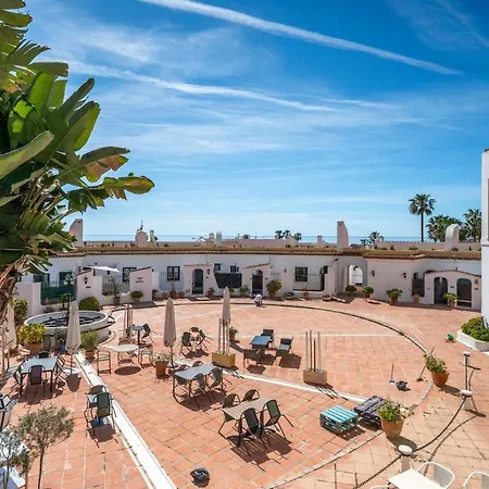 Puerto Cabopino Retreat | Sunny Terraces & Pool شقة *
